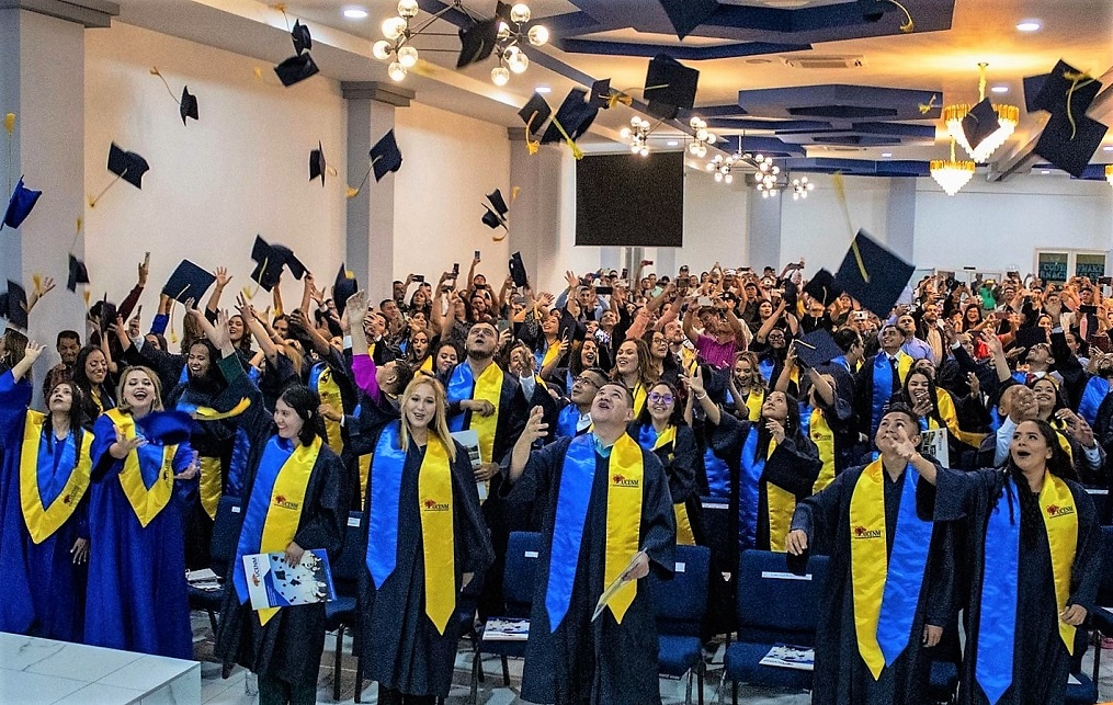UCENM gradúa a 219 nuevos profesionales en San Pedro Sula