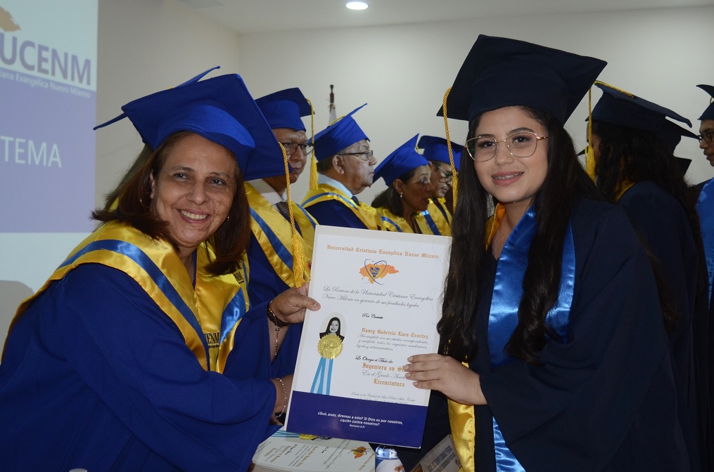 UCENM gradúa a 219 nuevos profesionales en San Pedro Sula