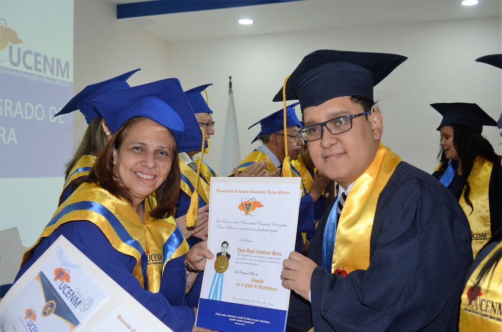 UCENM gradúa a 219 nuevos profesionales en San Pedro Sula