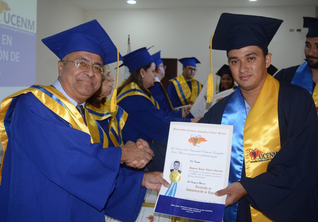 UCENM gradúa a 219 nuevos profesionales en San Pedro Sula