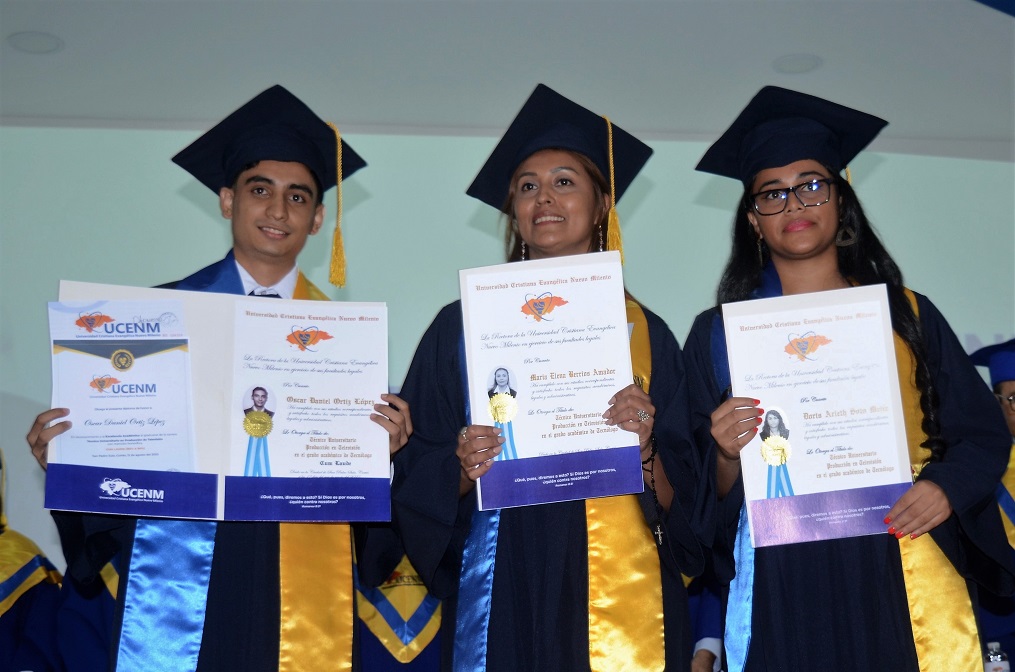 UCENM gradúa a 219 nuevos profesionales en San Pedro Sula