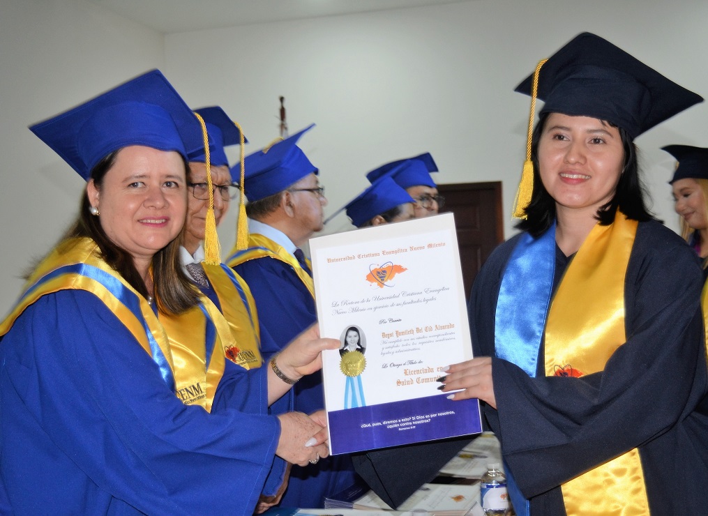 UCENM gradúa a 219 nuevos profesionales en San Pedro Sula