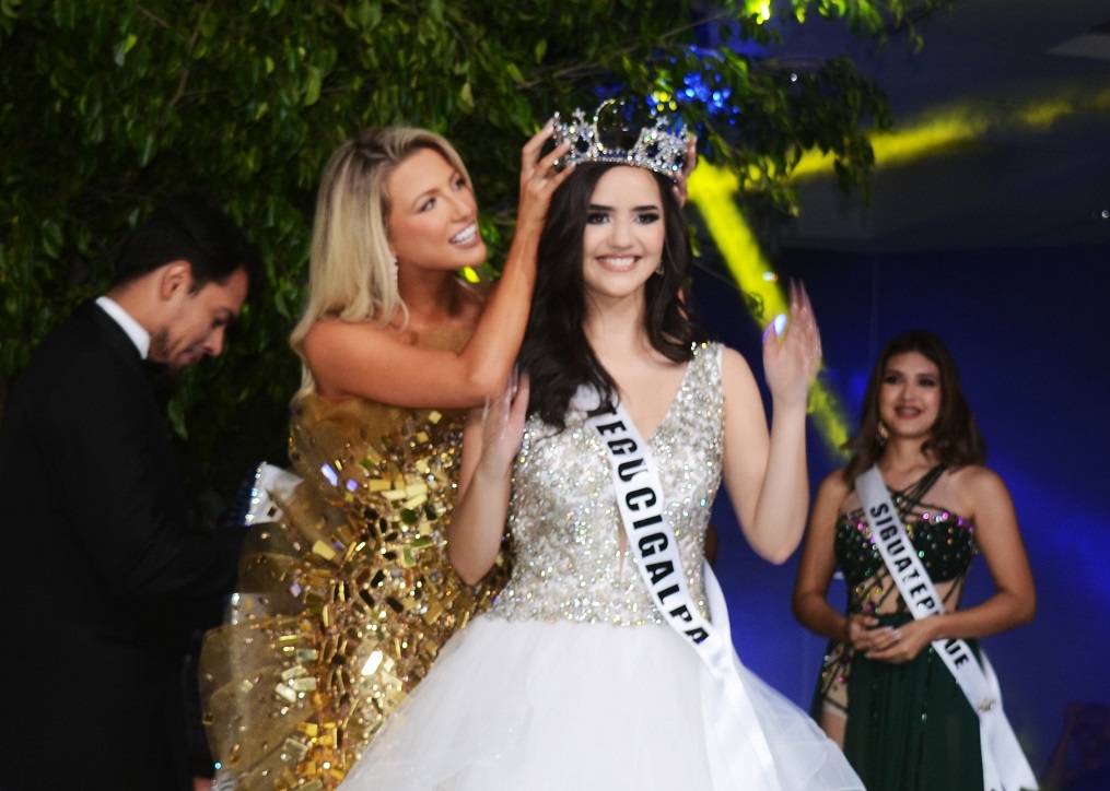 Zuheilyn Clemente se cotona como Miss Honduras Universo 20223