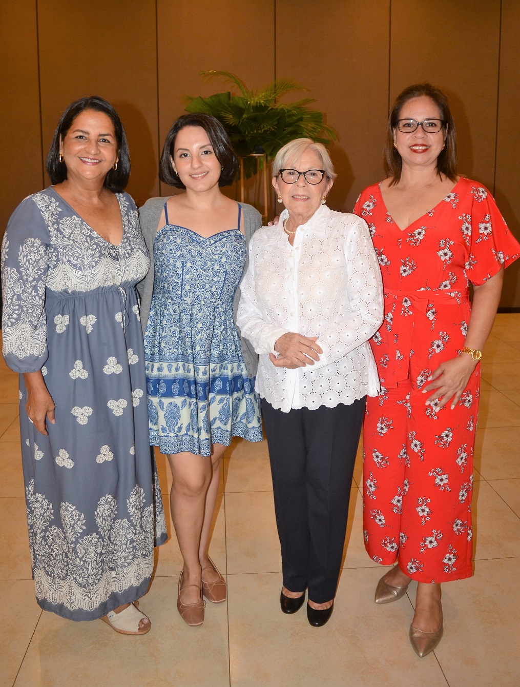 Divertida fiesta maternal estilo safari para Yadira Prieto de Bonilla