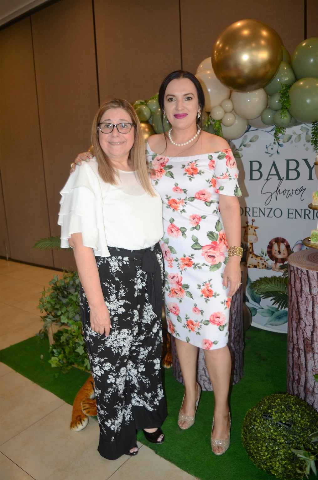 Divertida fiesta maternal estilo safari para Yadira Prieto de Bonilla