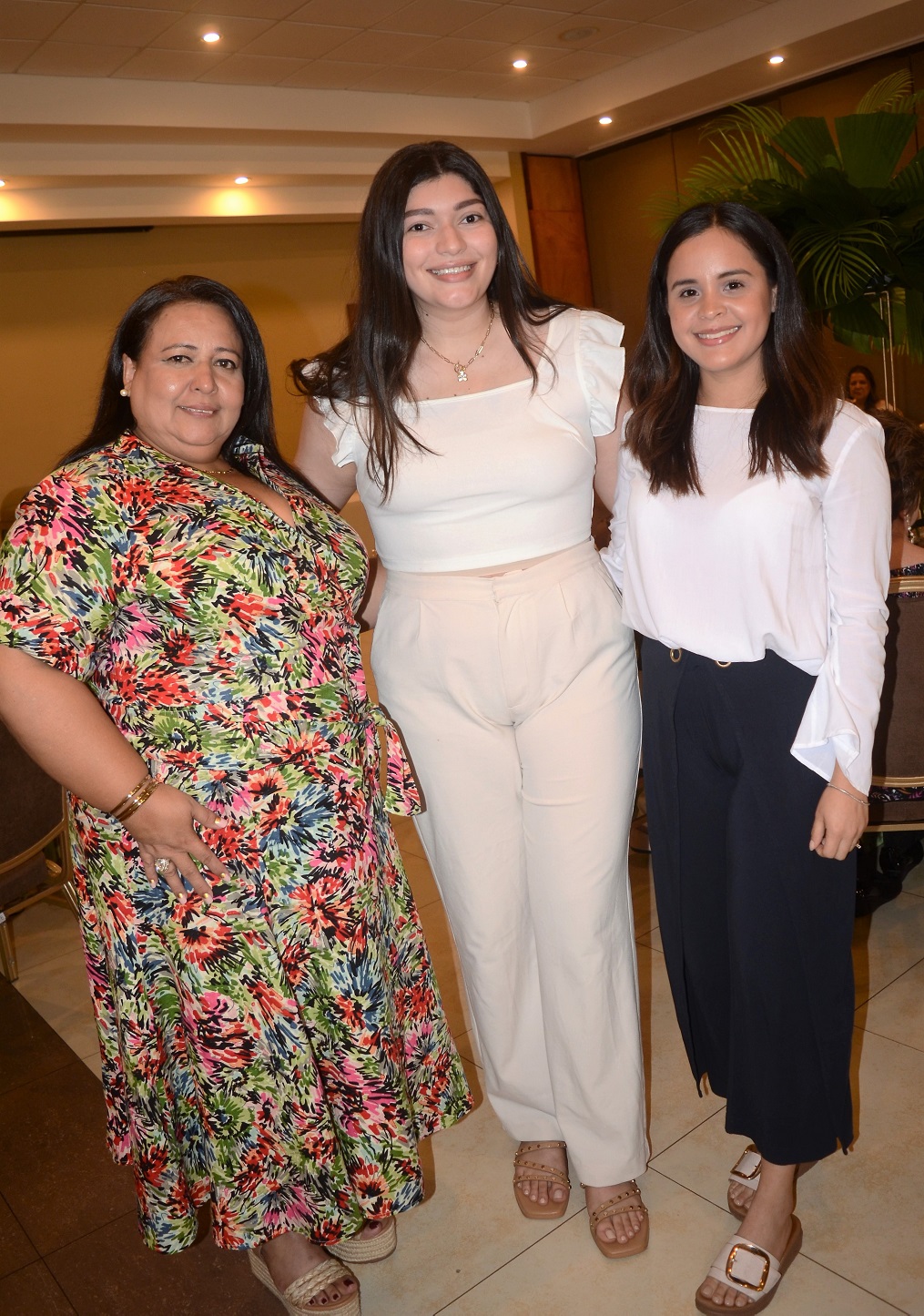Gabriela Méndez, Ofelia Pérez y Andrea Castellanos 