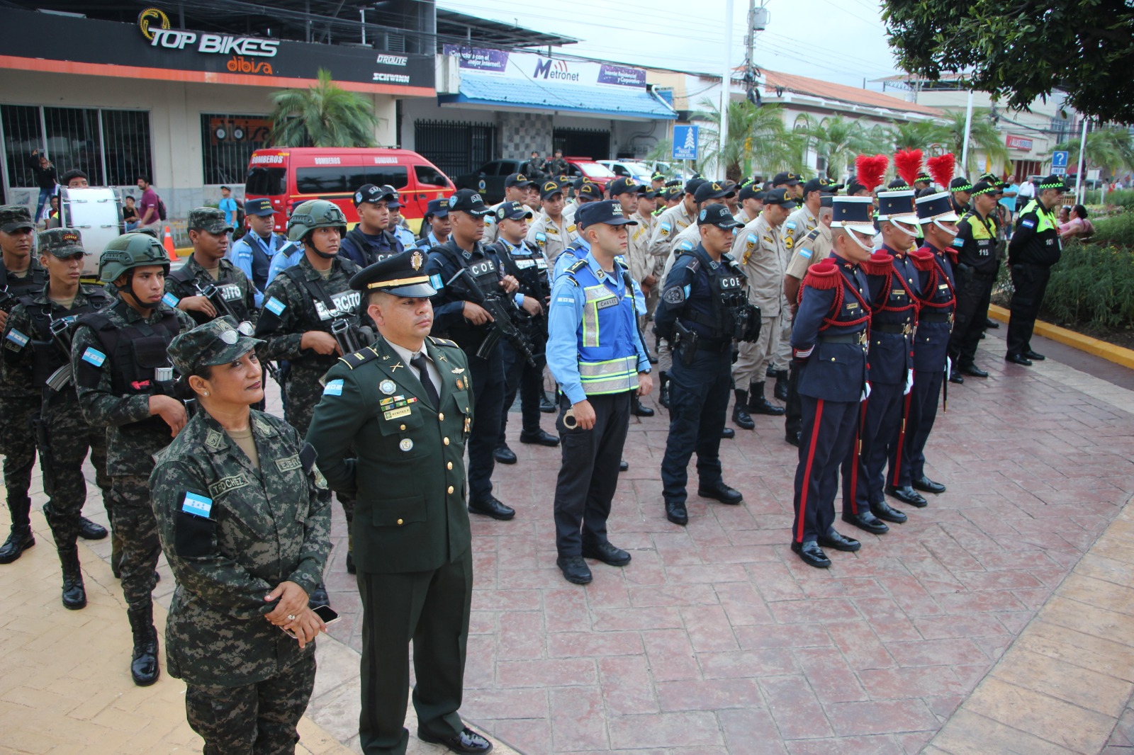 105 Brigada de Infantería y sus Unidades Orgánicas realizaron ceremonia de izado de la Bandera Nacional