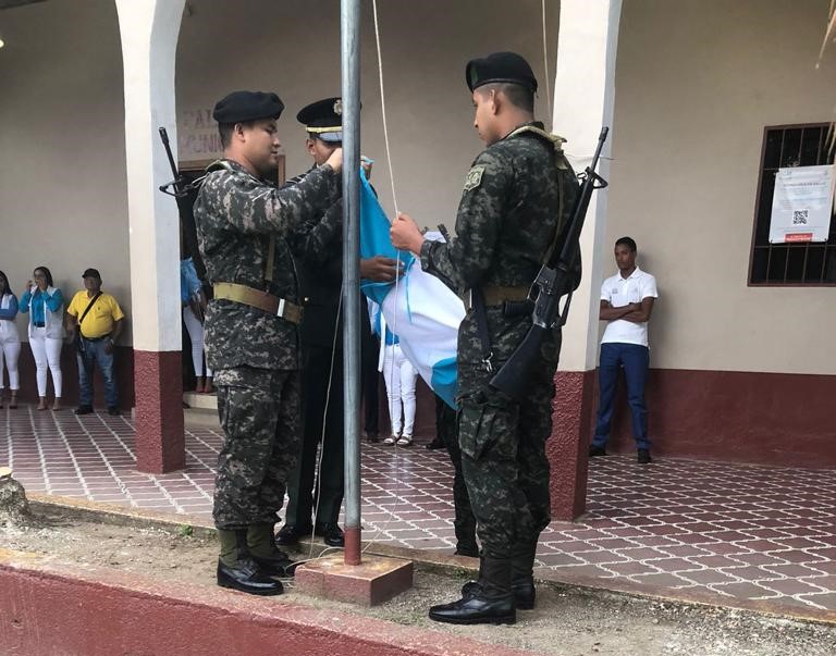 105 Brigada de Infantería y sus Unidades Orgánicas realizaron ceremonia de izado de la Bandera Nacional