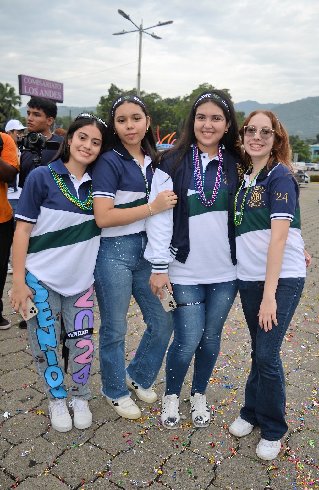 Seniors entrance estilo carnaval protagoniza generación 2024 de la Academia Americana