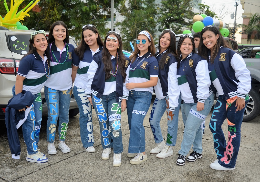 Seniors entrance estilo carnaval protagoniza generación 2024 de la Academia Americana