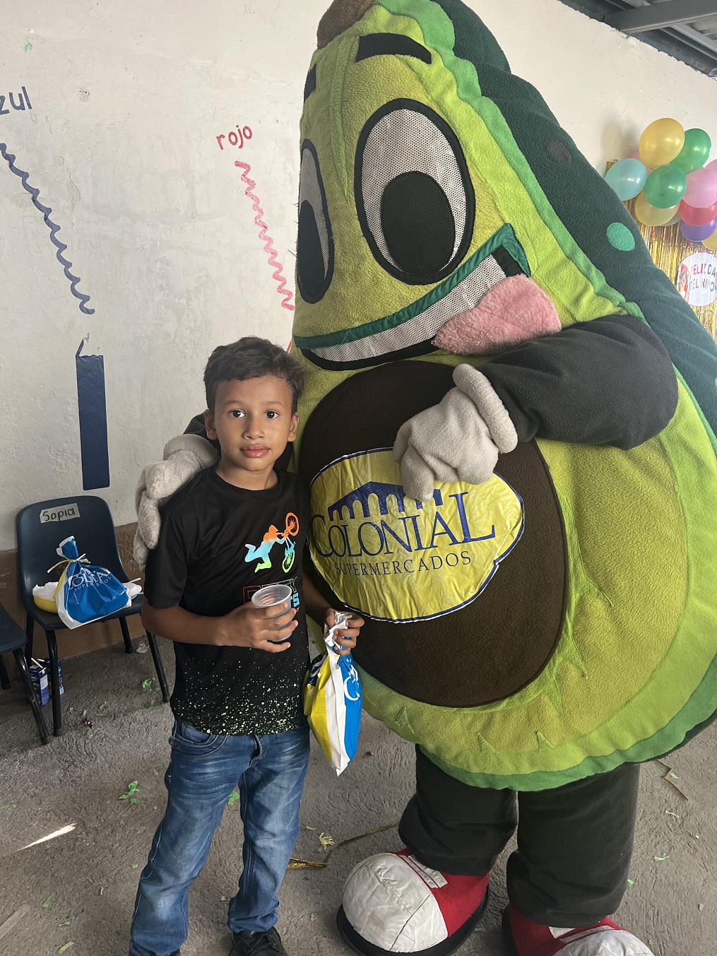 Supermercados Colonial lleva alegría a niños del Kinder Graciela H. Buezo de Rio Blanco