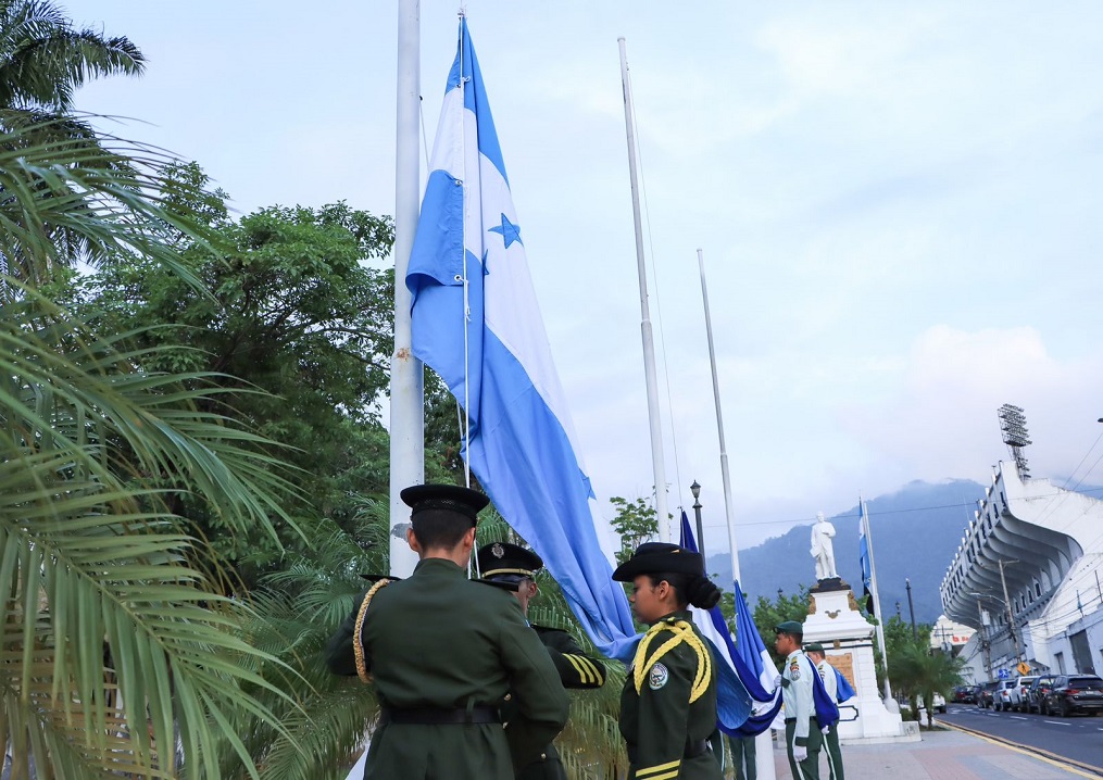 Festejo por el Día de la Bandera Nacional en San Pedro Sula