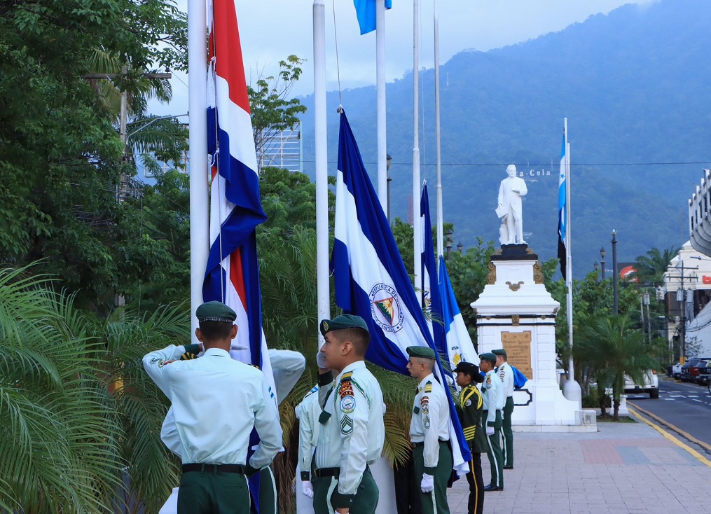 Festejo por el Día de la Bandera Nacional en San Pedro Sula