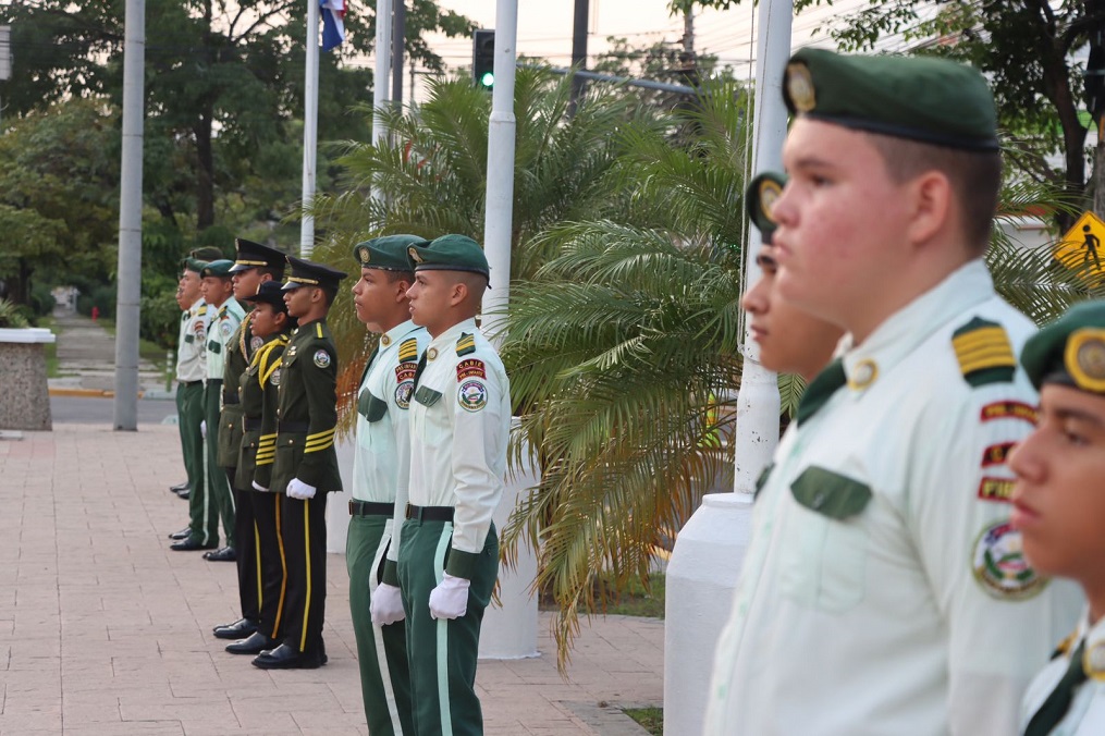 Festejo por el Día de la Bandera Nacional en San Pedro Sula