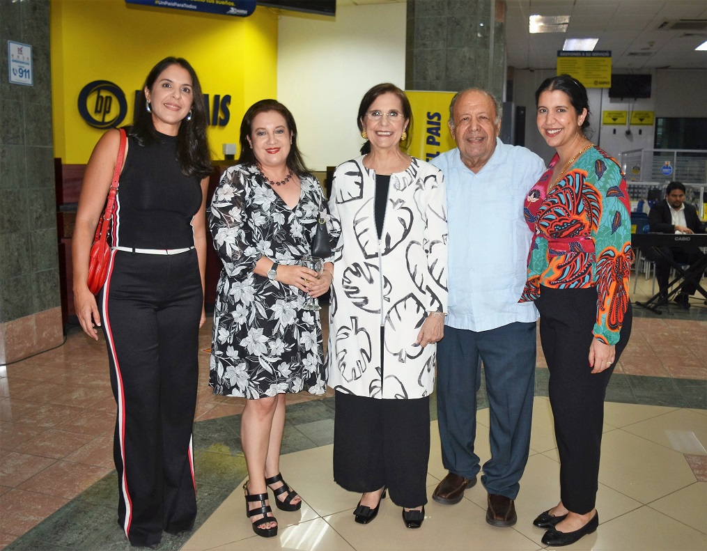 Expoventa “El Arte y La Paz en Honduras” y homenaje a María Eugenia de Handal