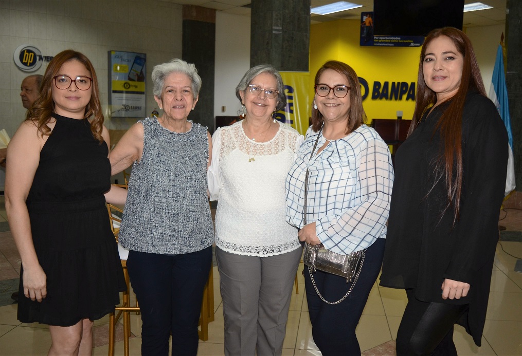 Expoventa “El Arte y La Paz en Honduras” y homenaje a María Eugenia de Handal