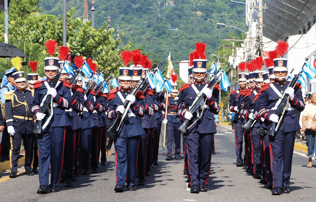 Fervor y civismo en desfile conmemorativos al 202 Aniversario de Independencia Patria