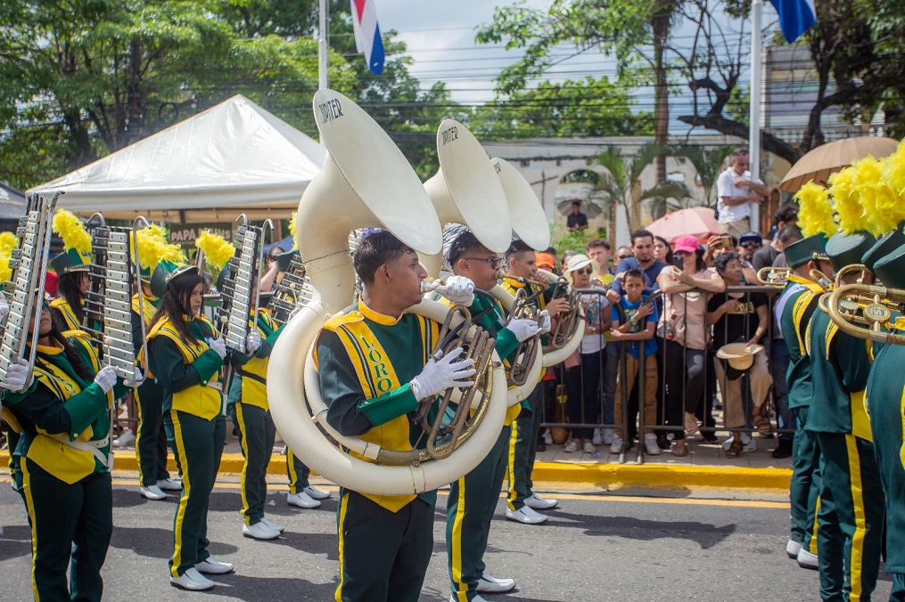 Fervor y civismo en desfile conmemorativos al 202 Aniversario de Independencia Patria