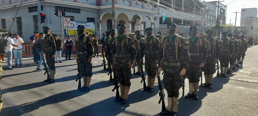 Fervor y civismo en desfile conmemorativos al 202 Aniversario de Independencia Patria