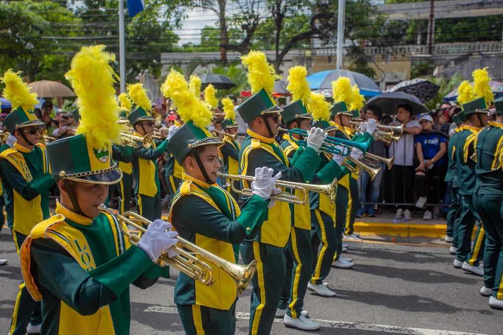 Fervor y civismo en desfile conmemorativos al 202 Aniversario de Independencia Patria