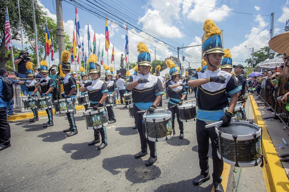 Fervor y civismo en desfile conmemorativos al 202 Aniversario de Independencia Patria