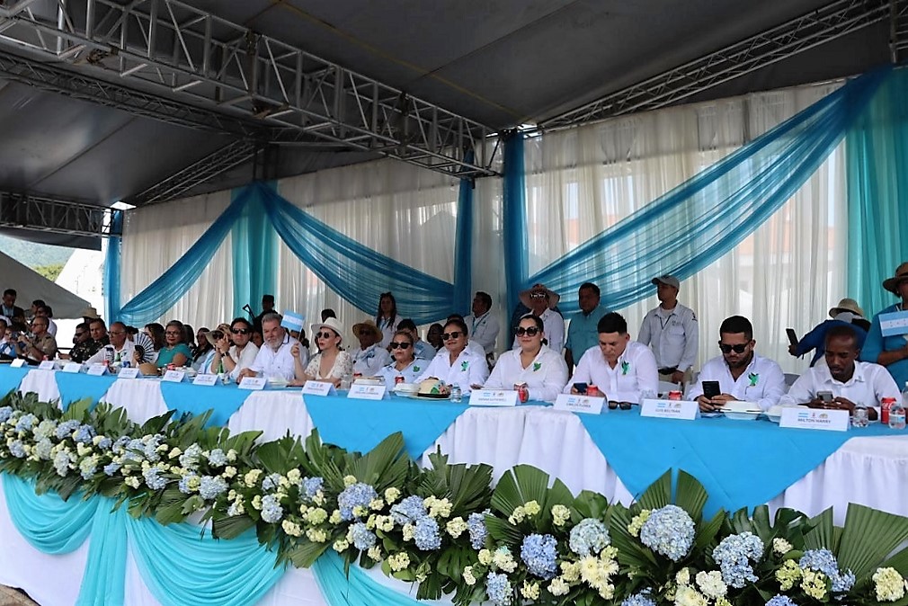 Civismo y color en desfiles patrios de centros de educación primaria de San Pedro Sula