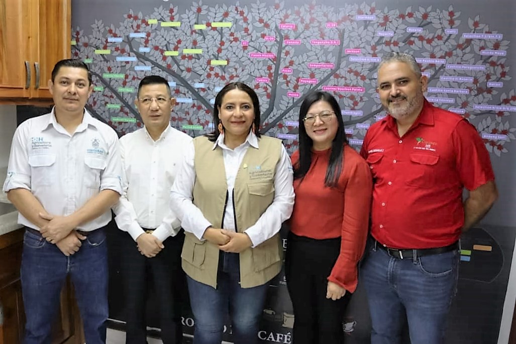 Honduras exporta primer contenedor de café a China Popular