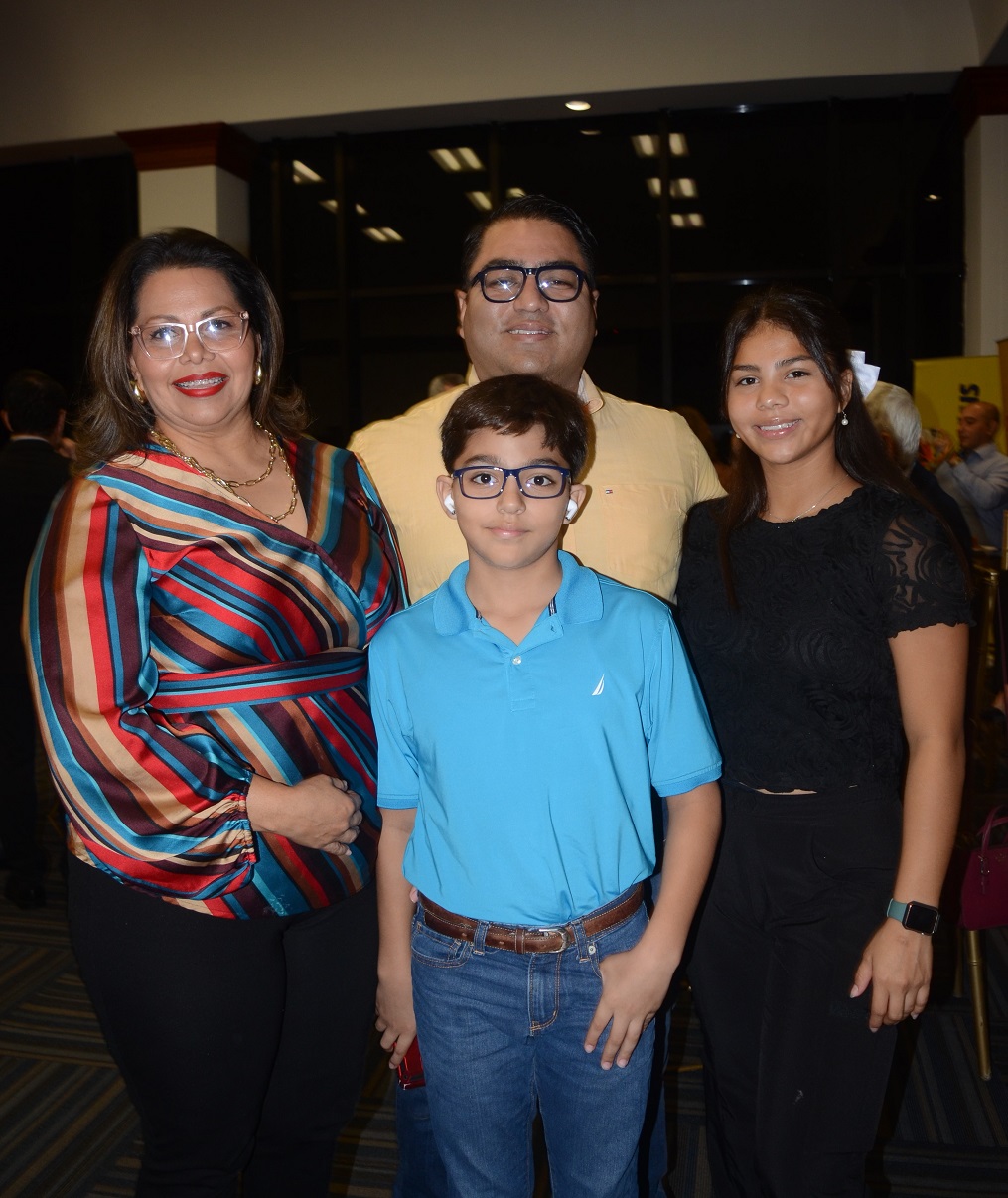 Guatemaltecos residentes en San Pedro Sula conmemoran el 202 aniversario de independencia patria