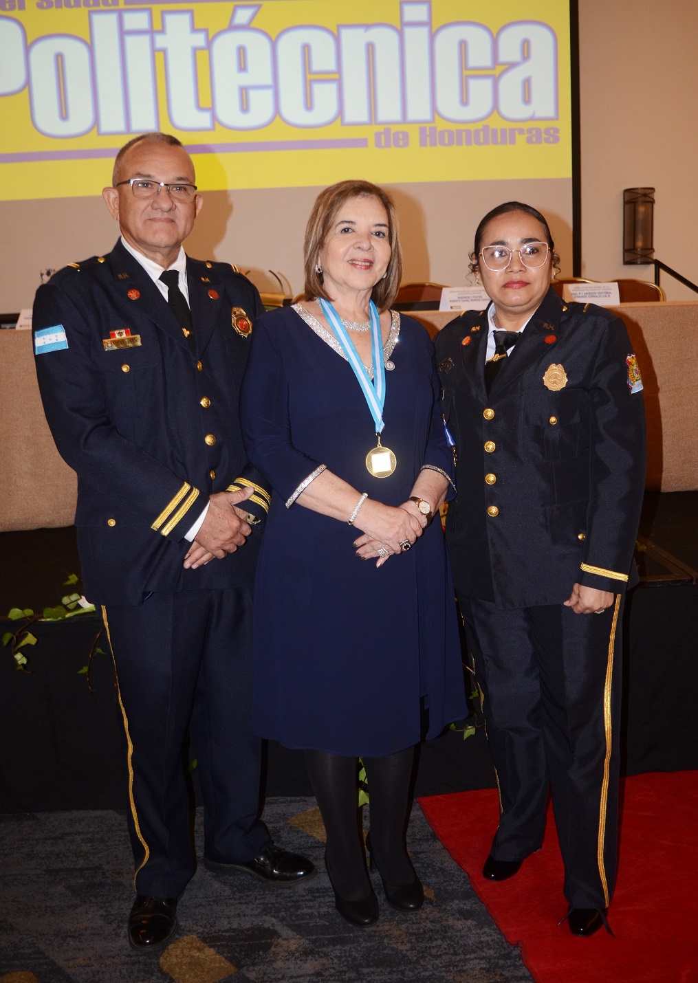 María Antonia de Suazo recibe Doctorado Honoris Causa en Educación de Universidad Politécnica de Honduras