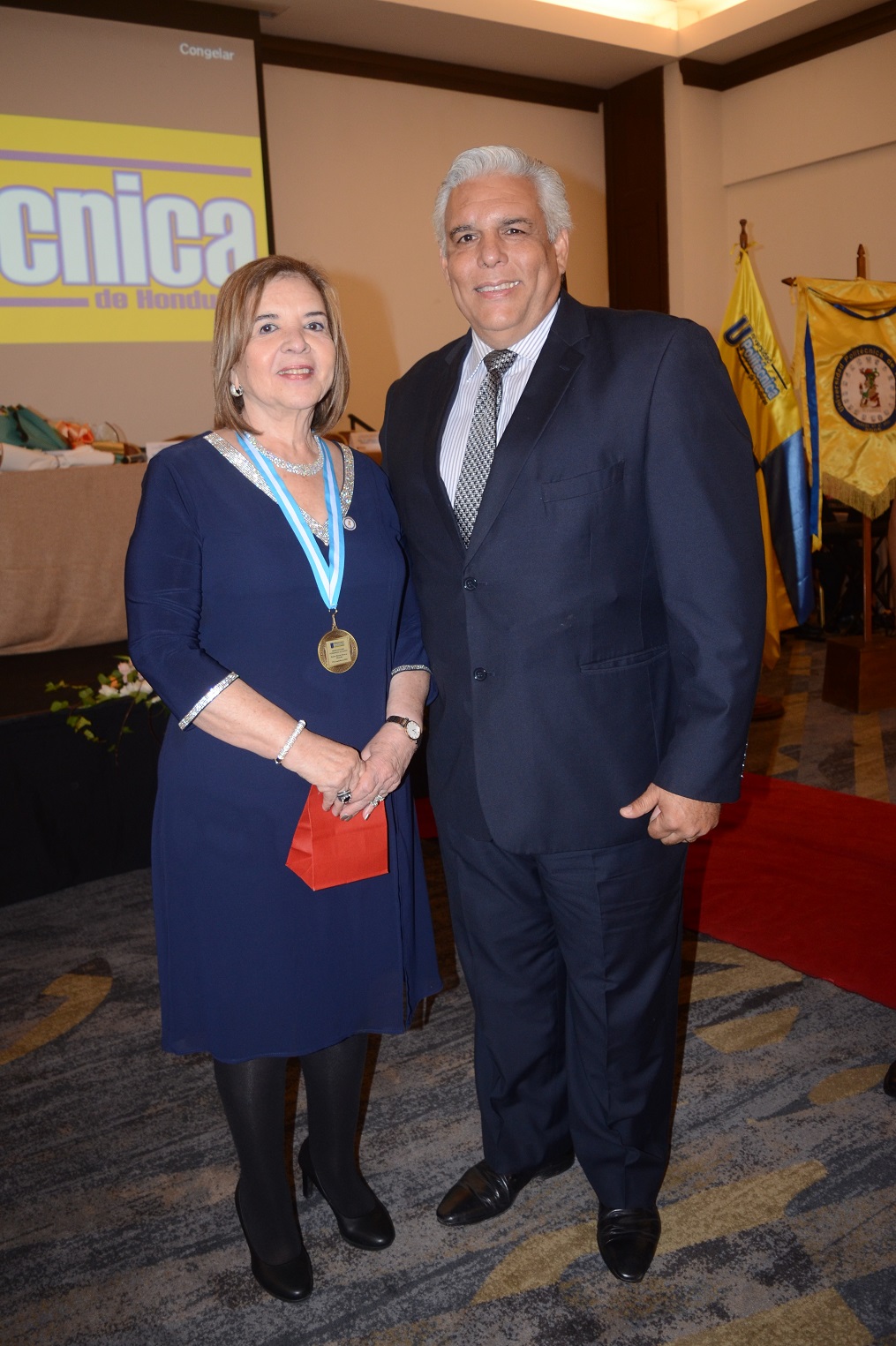 María Antonia de Suazo recibe Doctorado Honoris Causa en Educación de Universidad Politécnica de Honduras