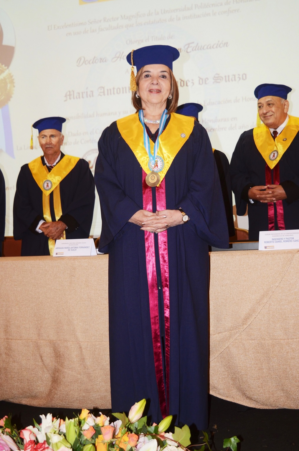 María Antonia de Suazo recibe Doctorado Honoris Causa en Educación de Universidad Politécnica de Honduras