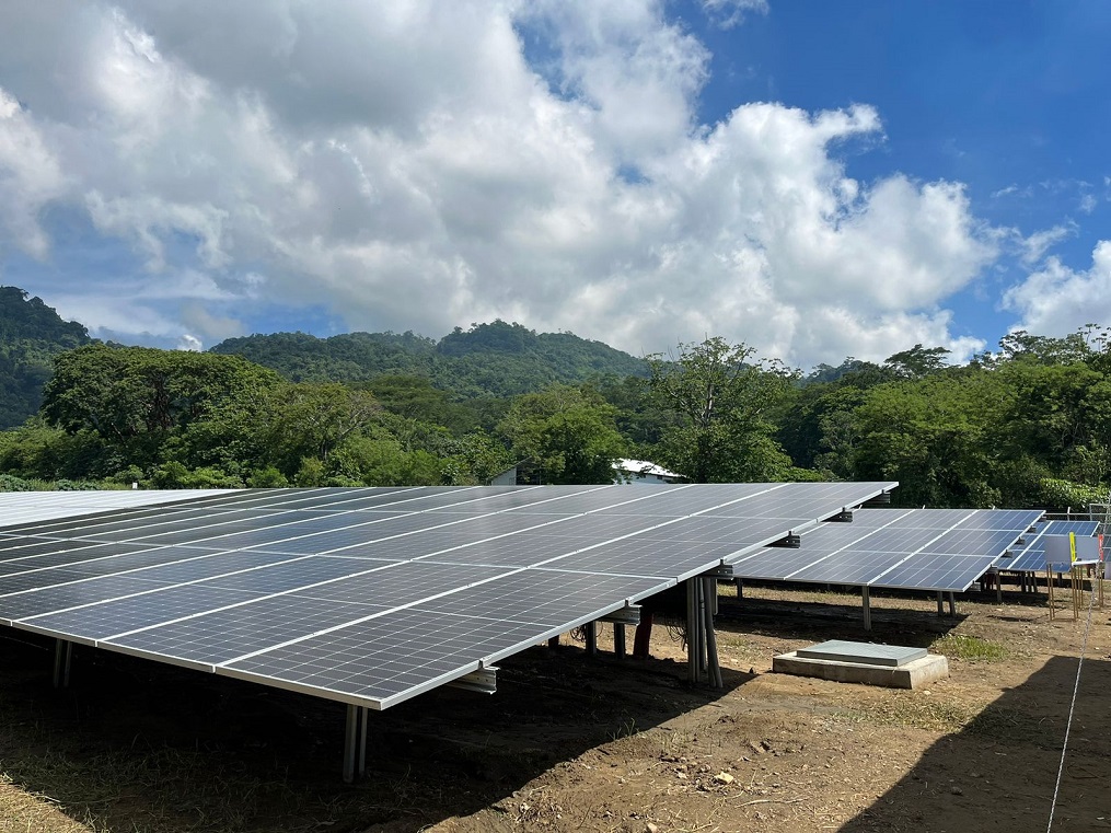 Inaugura en Choloma granja de energía solar que generarán alrededor de 1.6 millones kWh al año 