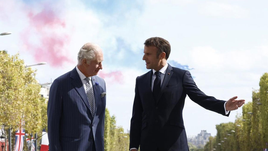 El rey Carlos III inicia su primera visita de Estado a Francia donde fue recibido por Macron