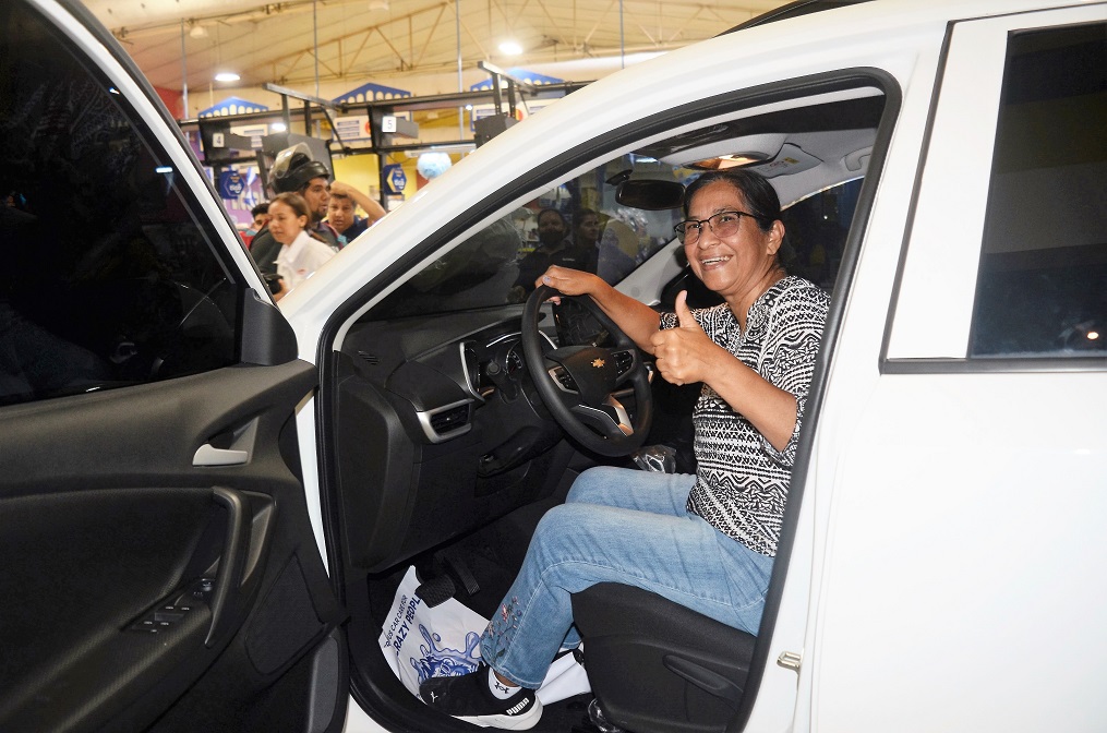 Supermercados Colonial realizó el sorteo de la promoción: “22 años de tu super sampedrano” 