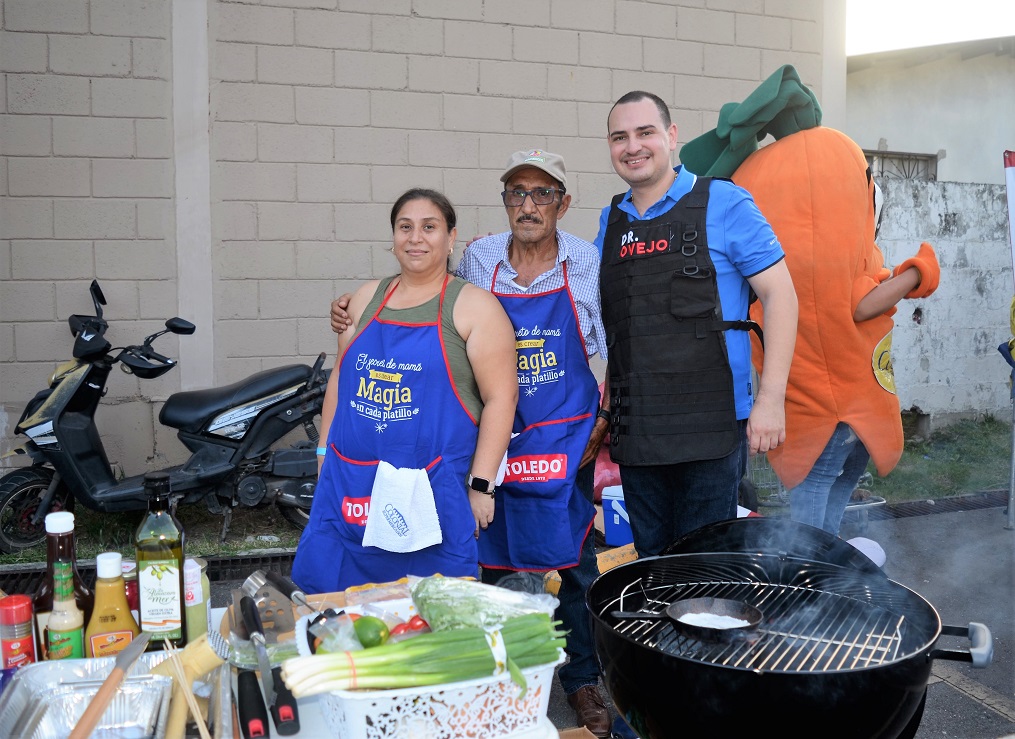 Mucho sabor y aprendizaje en la clase de asado Toledo BBQ en Supermercados Colonial