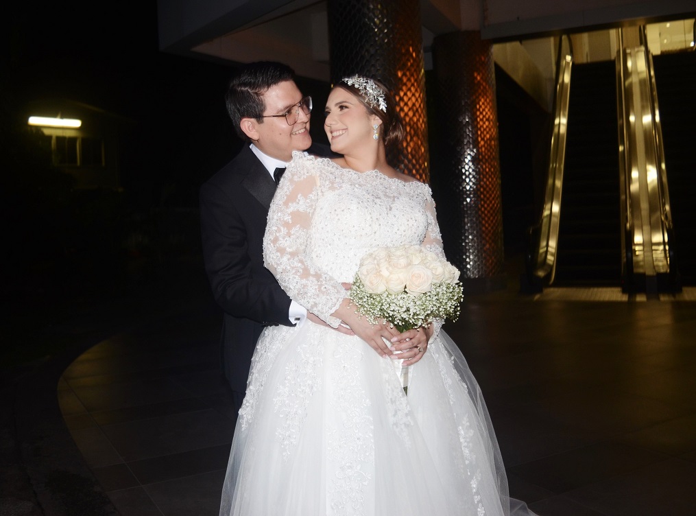 Romántico enlace matrimonial de Cristian Andrade y Gretel Martínez