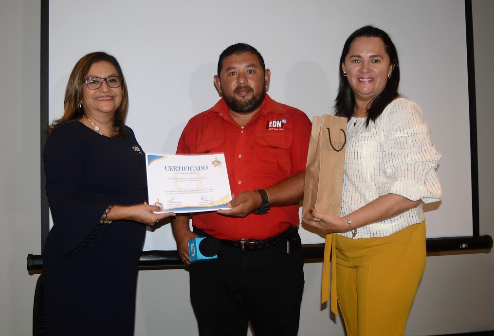 FIHNEC Damas Zona Norte Honduras anuncian lanzamiento de su revista y entrega reconocimiento a comunicadores