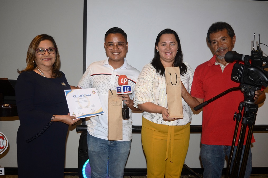 FIHNEC Damas Zona Norte Honduras anuncian lanzamiento de su revista y entrega reconocimiento a comunicadores