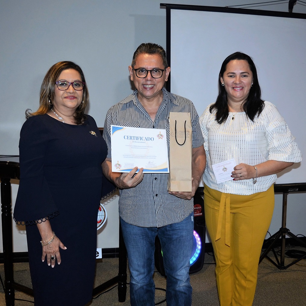 FIHNEC Damas Zona Norte Honduras anuncian lanzamiento de su revista y entrega reconocimiento a comunicadores