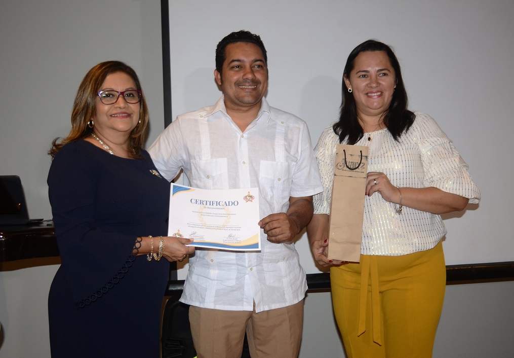 FIHNEC Damas Zona Norte Honduras anuncian lanzamiento de su revista y entrega reconocimiento a comunicadores