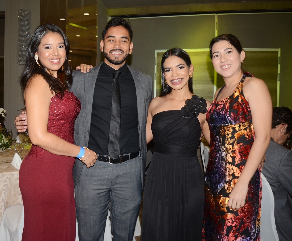 Galenos de San Pedro Sula celebran Día del Médico con cena de gala