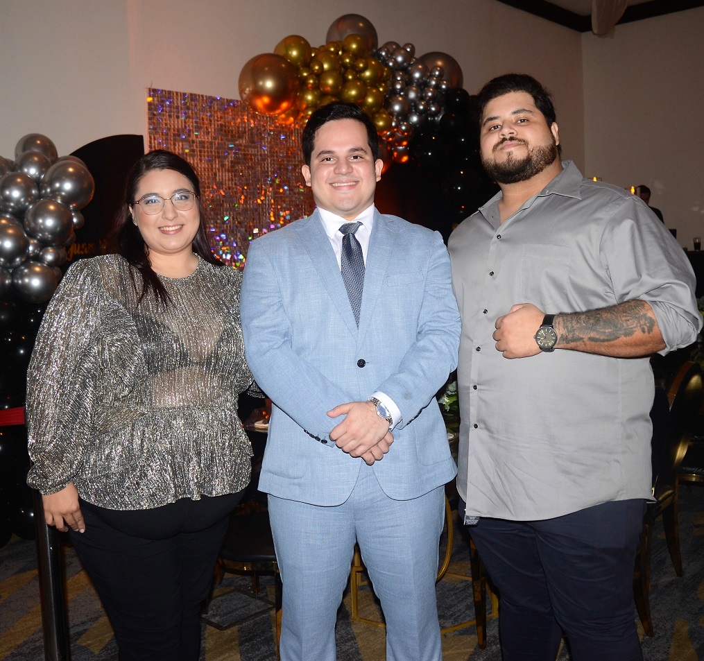 Fiesta de graduación en honor a Juan Carlos Rivera