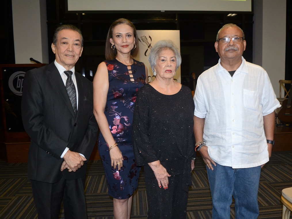 Grupo Tribu y Banpaís brindan homenaje al Padre Melo y honran la memoria de Paco Medina