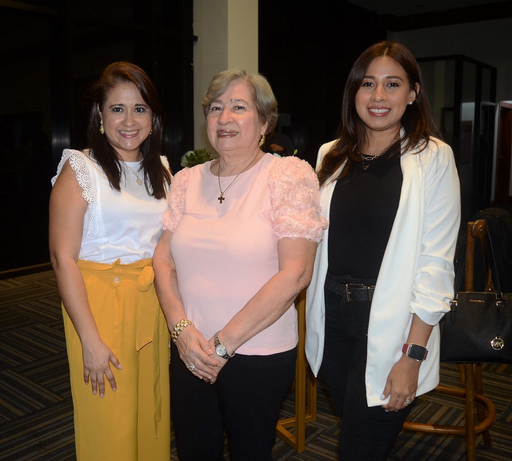 Grupo Tribu y Banpaís brindan homenaje al Padre Melo y honran la memoria de Paco Medina