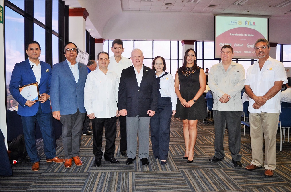 80 jóvenes de excelencia académica participan en el programa Ryla Excer del Club Rotario San Pedro Sula