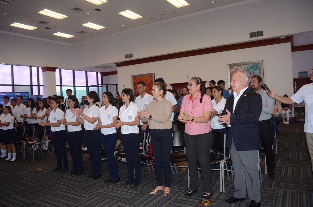 80 jóvenes de excelencia académica participan en el programa Ryla Excer del Club Rotario San Pedro Sula