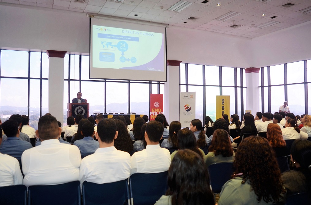 80 jóvenes de excelencia académica participan en el programa Ryla Excer del Club Rotario San Pedro Sula