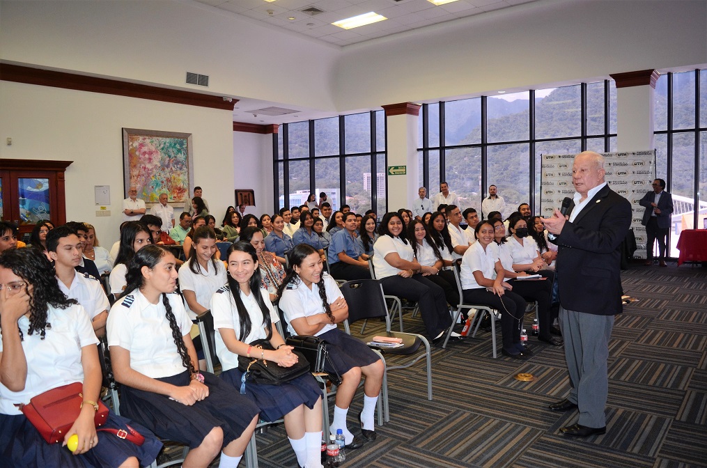 80 jóvenes de excelencia académica participan en el programa Ryla Excer del Club Rotario San Pedro Sula