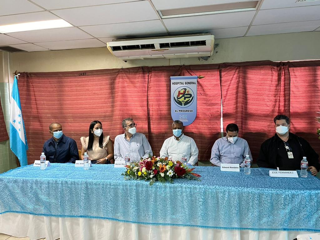 Fruit of The Loom remodela y climatiza sala de ortopedia del hospital de El Progreso