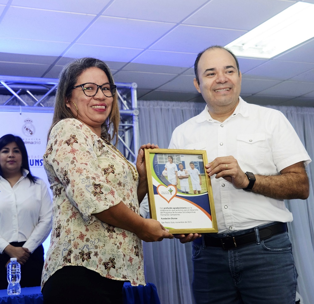 Escuela socio-deportiva “Formando Campeones” finaliza temporada 2023